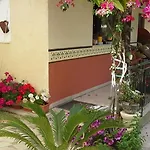 Villa Manolis