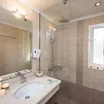 Onar Apartments And Studios