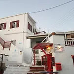 Arodou Studio And Apartment