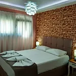 Iros Apartment
