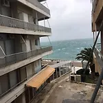 Funky Loutraki