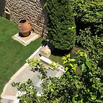 Dim Art Traditional Villa