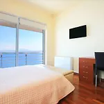 Seafront, 5Star Home - 4Min Walk To Private Beach