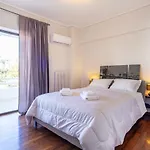 Kleio - Spacious Apartment In Glyfada