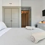 Santa Flora 3 Bedroom House A ParikiaaS Edge
