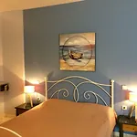 Golden Star Apartments