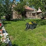 Paradosiako Saratsi - Traditional Guest House