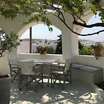 Odysseas Rooms & Studios
