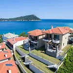Seascape Villas Kinira