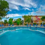 Splash II Studios & Pool Access