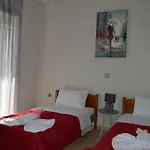Venia\'S House