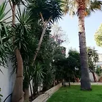 Pothos Hotel