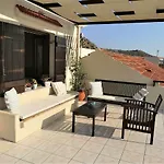 Sandy\'S Home
