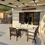 Sandy\'S Home