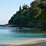 Lichnos Beach