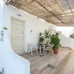 Depis Suites & Apartments