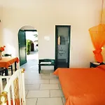 Studios Vrettos Beachfront Hotel