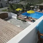 Santorini Breeze
