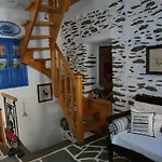 3-Level Doll House In Kea Ioulida/Chora, Cyclades