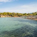 Athina Vourvourou Apartments