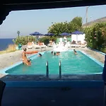 Haritos Hotel - Geothermal Hot Swimming Pool