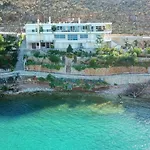 Kiveri Luxurious Seaside Apartment