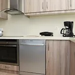 Kiveri Luxurious Seaside Apartment