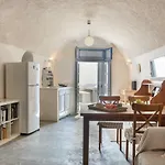 Andreas Cultural Cave House In Imerovigli, Santorini