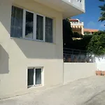 Apartment Next To The Beach
