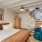 Modern Old Town Maisonette