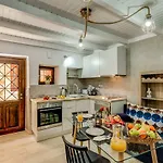Modern Old Town Maisonette