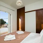 Sea Side House Rapanas