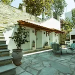 Menexe Apartments-Korali