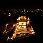 Villa D\'Irene-Near Athens Airport , 200 Meters From The Beach Davis