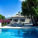 Villa Ioli- Beachfront Luxury Residence