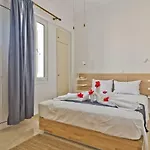 Captain Elias Apartment 1