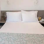 Alex\'S Place