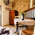 Pervola Petit Hotel