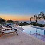Delfini Villa