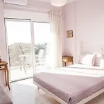 Plagia\'S Sunset Apartments