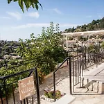 Plagia\'S Sunset Apartments