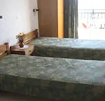 Diamond Beach Studios And Apartments
