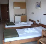 Diamond Beach Studios And Apartments