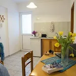 Yiannis Apartments