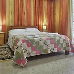 Alexis\'S House