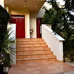 Irene\'S Comfort Villa