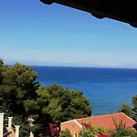 Villa Takis