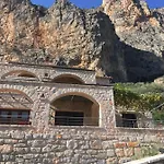 Leonidio Rock Climbing House
