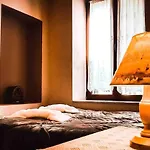 Sophia\'S Stone House