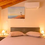 Gargadoros House